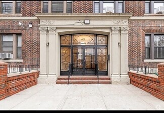 Building Photo - 601 Crown St
