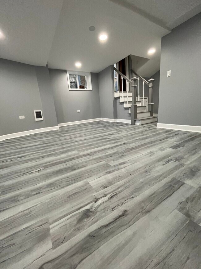 Foto del edificio - 5122 N Austin Ave