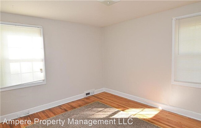 Building Photo - 4 br, 1.5 bath House - 2340 Lyndhurst Ave