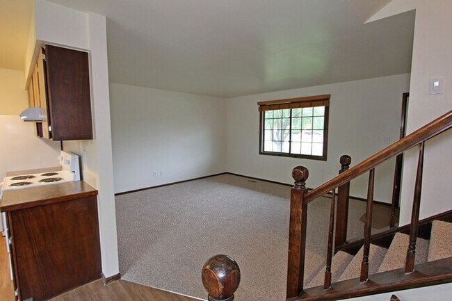 Building Photo - Huge Yard and Updated Home