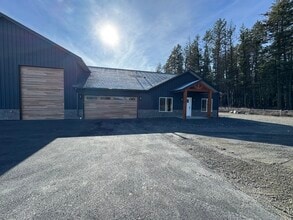 Building Photo - 764 Evergreen Way