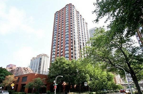 Foto del edificio - 899 S Plymouth Ct