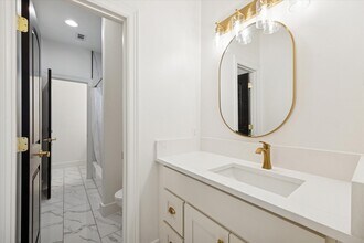 Building Photo - 5406 Darling St