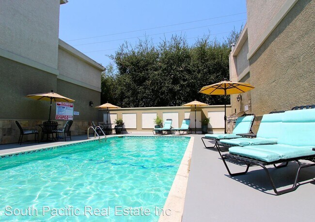 Foto del edificio - 14639 Burbank Blvd