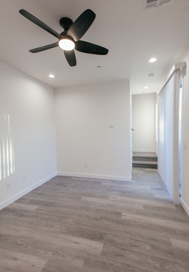 Foto del edificio - 1964 E Don Carlos Ave