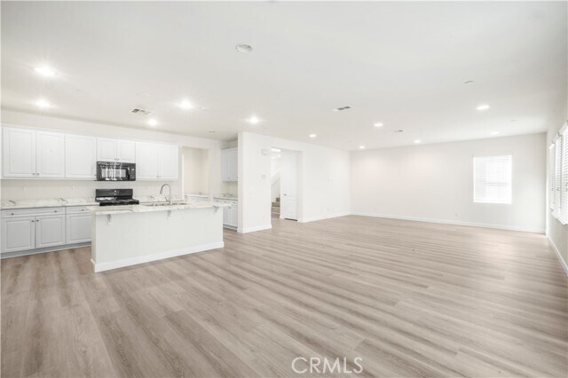Foto del edificio - 7682 Rotunda Ct
