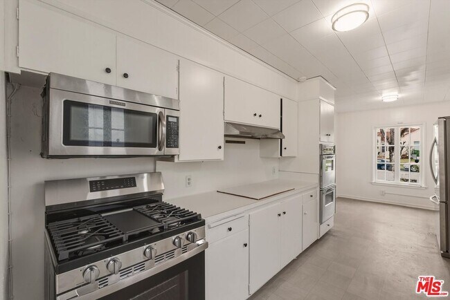 Foto del edificio - 147 S Poinsettia Pl