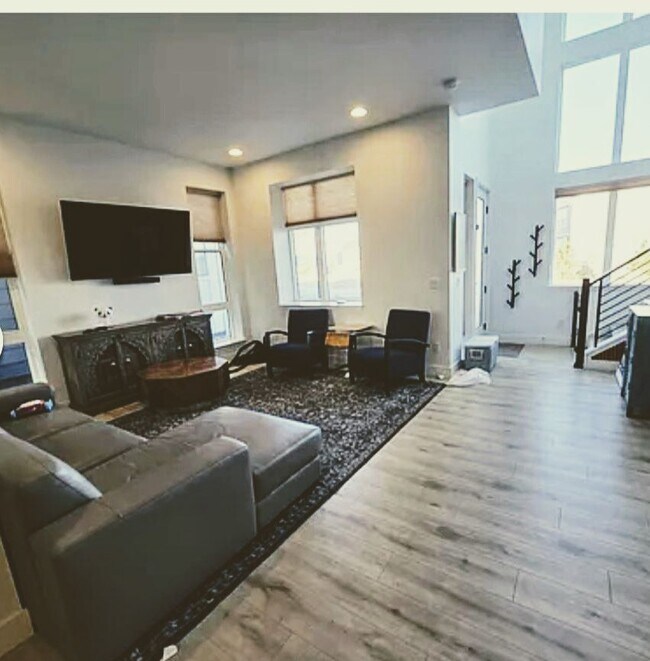 Foto del edificio - 6051 N Malta St