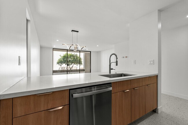 Foto del edificio - 1400 E Palm Canyon Dr