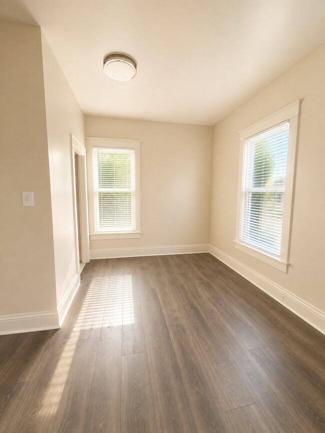 Foto del edificio - 129 N Olive St