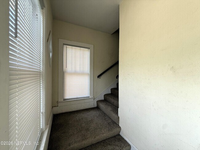 Foto del edificio - 1329 Cherry St