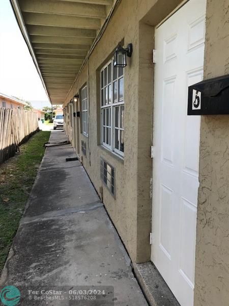 Foto del edificio - 724 Truman St