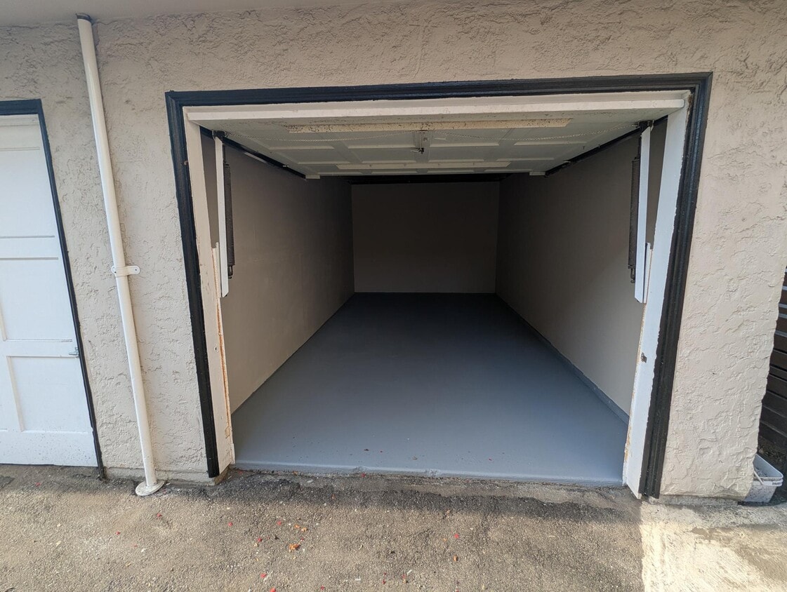 Primary Photo - 1019 Rockland Ave