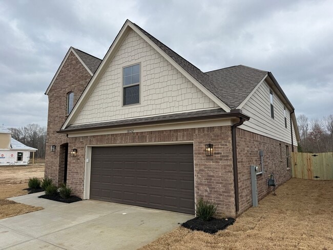 Building Photo - 1852 Bloomington Cir