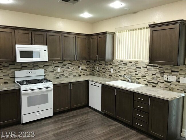 Building Photo - 9746 Kampsville Ave
