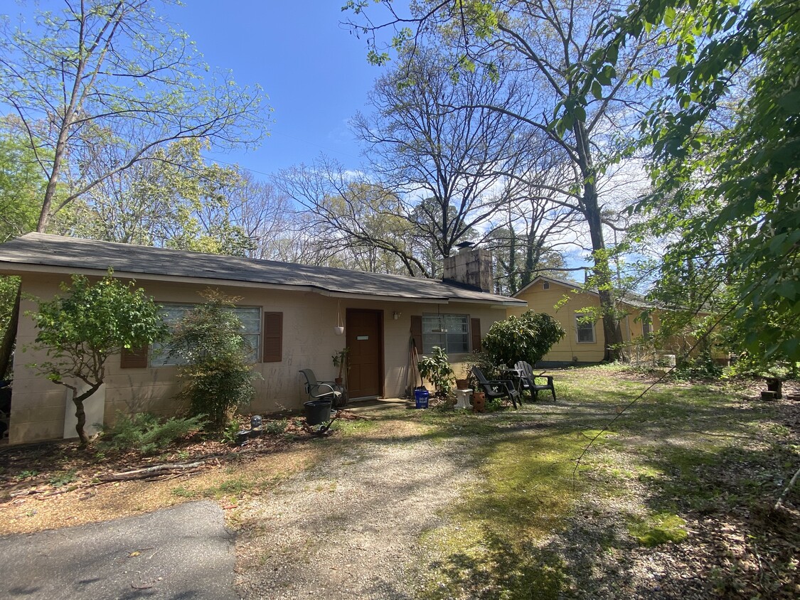 Foto principal - 2106 S Lumpkin St