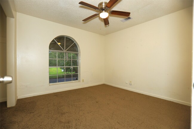 Foto del edificio - 1131 Gifford Rd