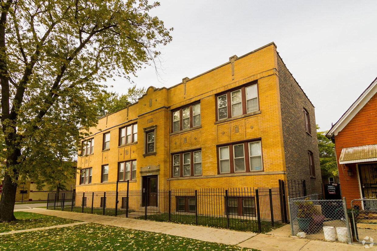 Building Photo - 3752 W Huron St