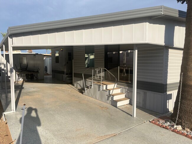Foto del edificio - 303 N Lindsay Rd