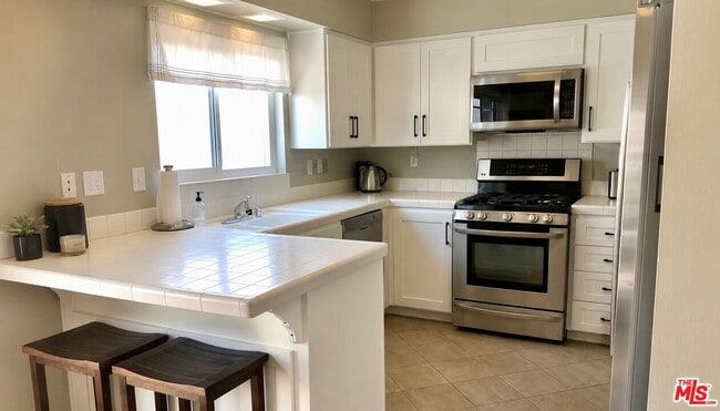 Foto del edificio - 10239 White Oak Ave