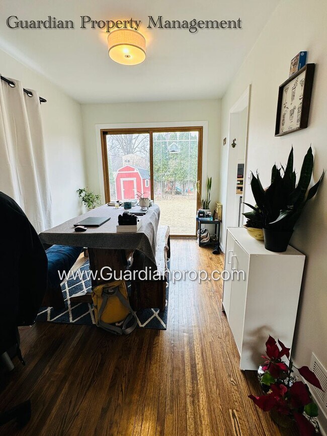 Foto del edificio - St Louis Park Single Family Home, Dishwasher, Garage, Patio