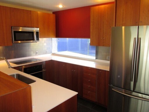 Building Photo - 1145 E Whitton Ave
