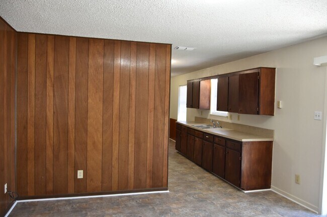 Building Photo - Copperas Cove - 3 Bed/2 Bath/2 Car Garage