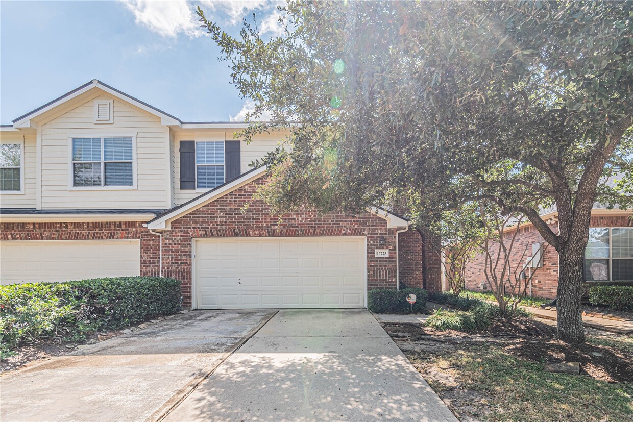 Primary Photo - 17223 Brookhollow Ct Dr
