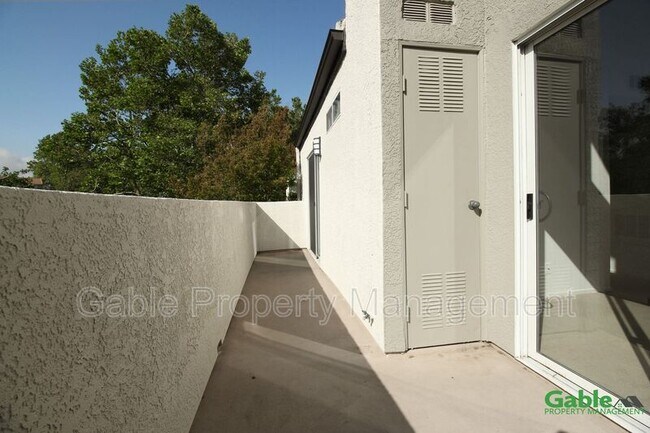 Foto del edificio - 24450 Leonard Tree Ln