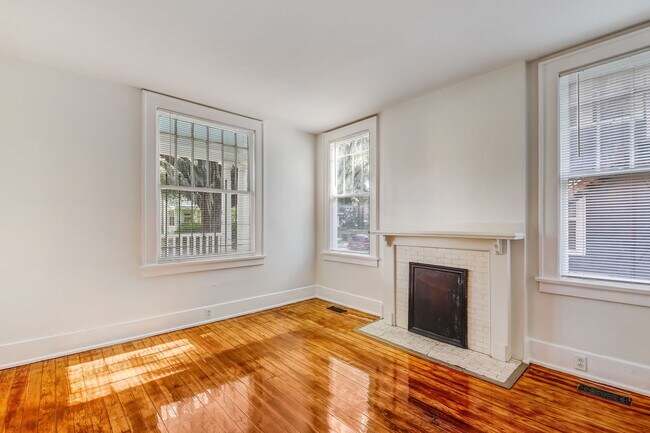 Foto del edificio - 521 E 37th St