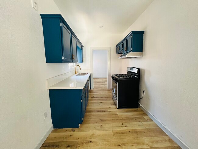Foto del edificio - 1033 Hoffman Ave