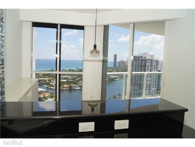 Foto del edificio - 21050 NE 38th Ave