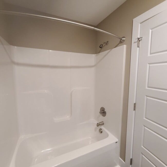 Building Photo - Stonehaven Subdivision - 3BR, 3BA SFH
