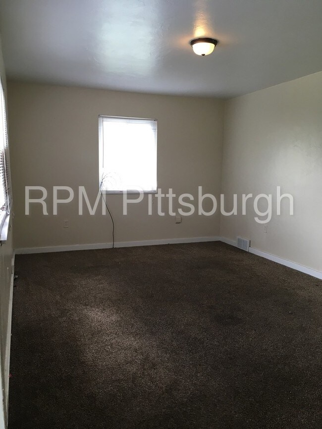 Building Photo - 506 10th St