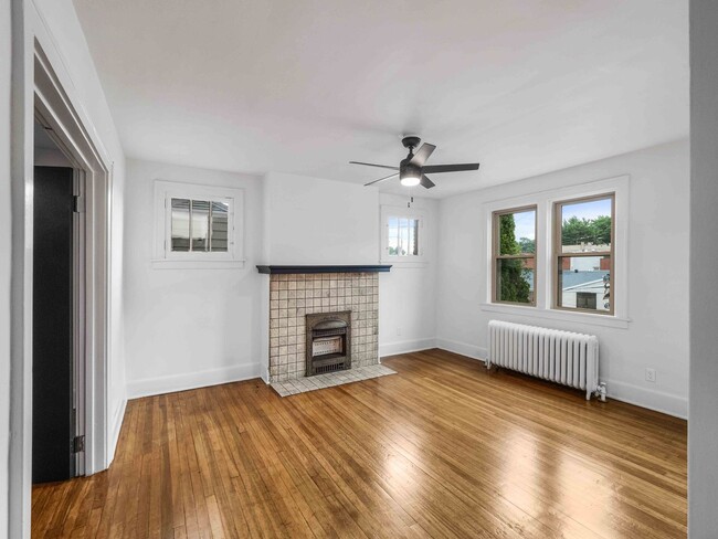 Foto del edificio - AVAILABLE JULY 1ST!! FULLY RENOVATED 1 BED...