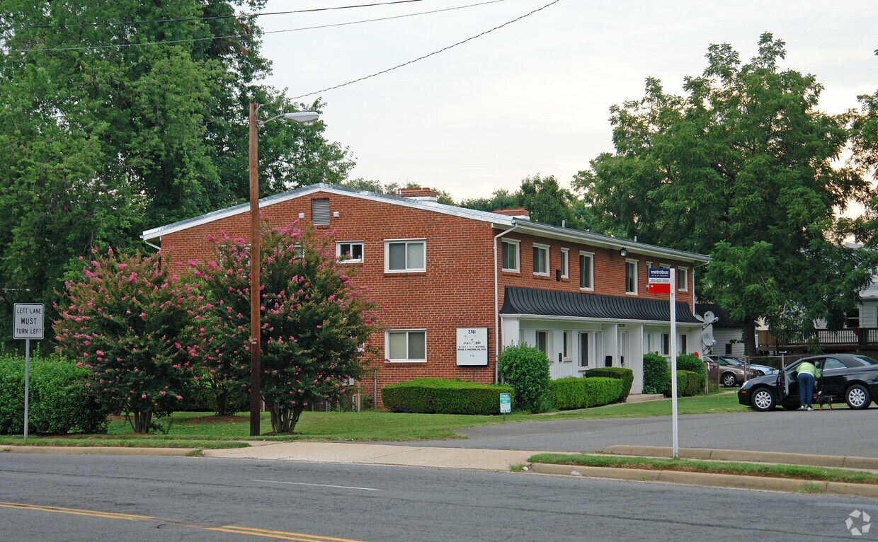 2761 Annandale Rd, Falls Church, VA 22042 Apartments in Falls Church