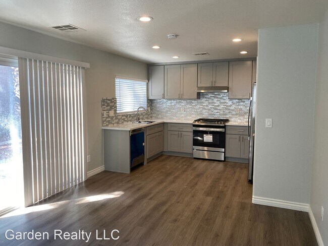 Building Photo - 3 br, 2 bath House - 1117 Majestic Canyon St.
