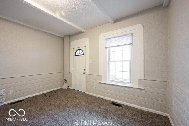 Building Photo - 240 N Beville Ave