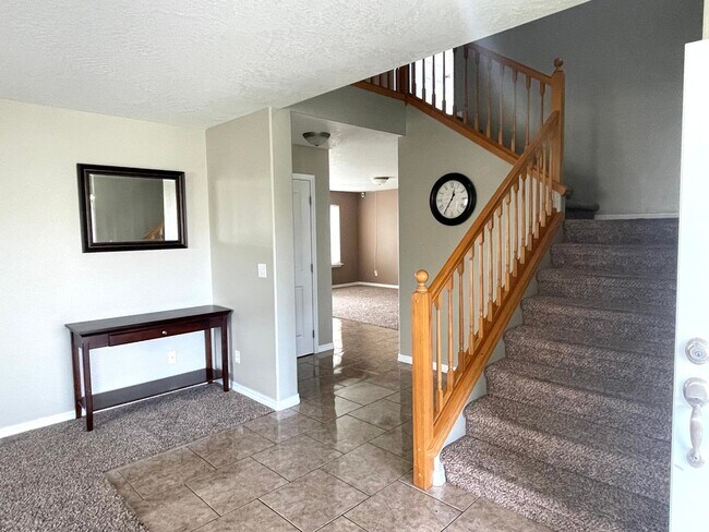 Foto del edificio - Very Spacious Four Bedroom Home in Pasco!