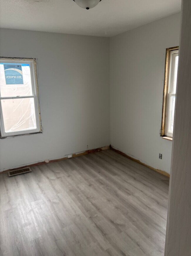 Foto del edificio - 1213 E Carol St