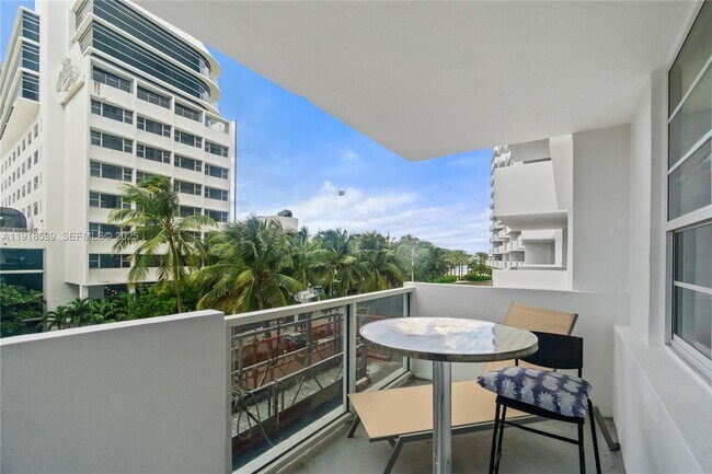 Foto del edificio - 100 Lincoln Rd