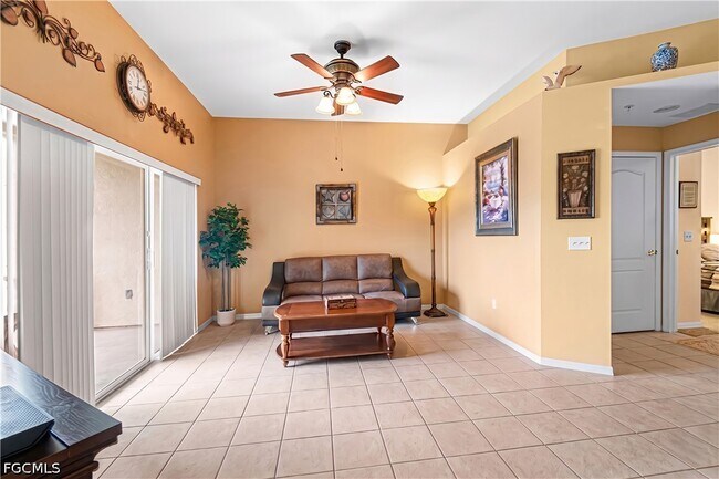Building Photo - 12141 Summergate Cir