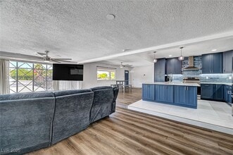 Building Photo - 1201 Douglas Dr