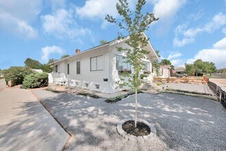 Building Photo - 825 N 7th St