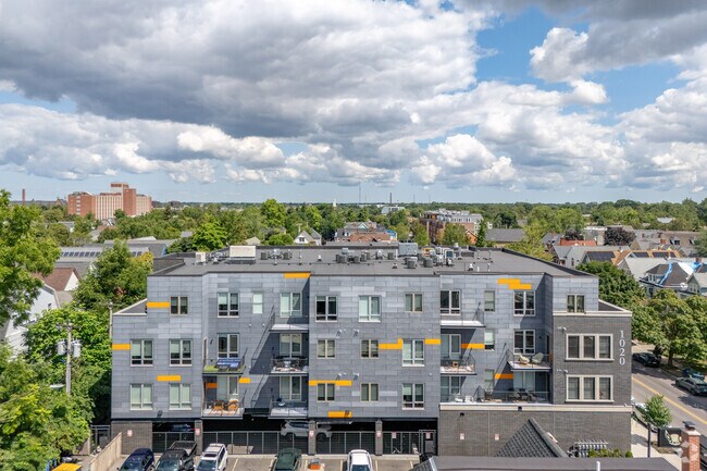 Foto del edificio - District West Lofts on Elmwood:  Luxury Apartments in the heart of the Elmwood District