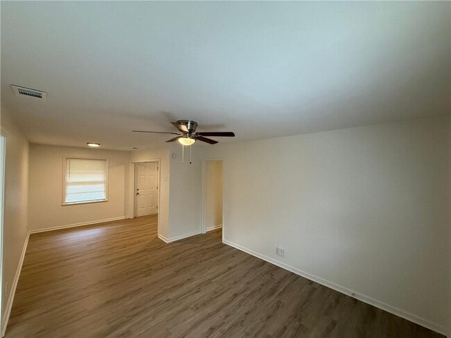 Building Photo - 3127 Latona Dr SW