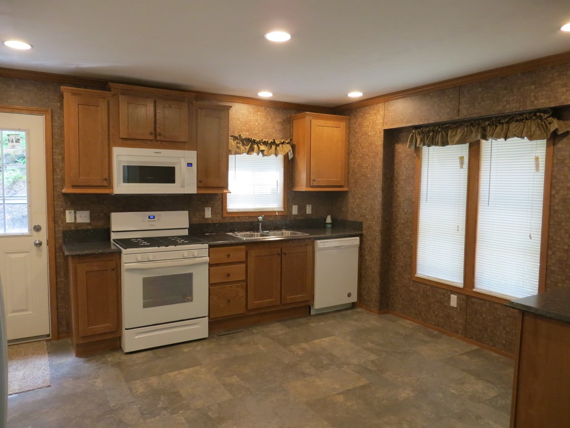 33 Pine Grove Dr, Troy, NY 12180 House Rental in Troy, NY