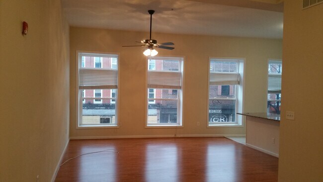 Building Photo - 1118 S Charles St