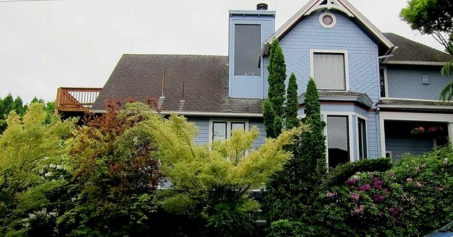 Building Photo - 3308 S Corbett Ave