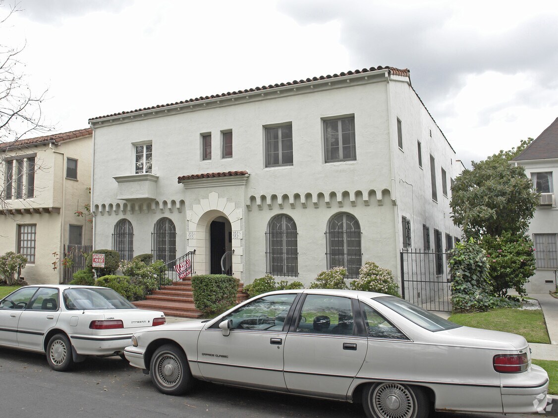 Foto principal - 355 - 357 N Orange Grove Ave